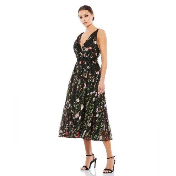 Mac Duggal 26557 NWT V-NECK EMBROIDERED FLORAL MIDI DRESS - Picture 1 of 8